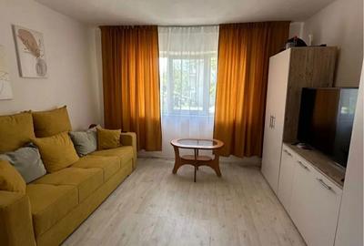 Apartament cu 3 camere decomandat în Miroslava