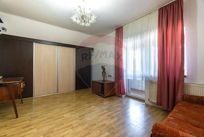 Apartament cu 3 camere nedecomandat în Est - 1