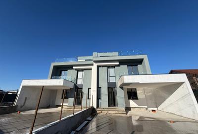 Casă individuală cu 4 camere cu Teren 212 Mp în Central