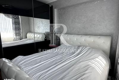 Apartament cu 3 camere decomandat în Orașul Nou