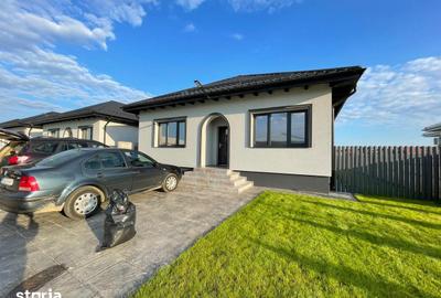 Casă cu 4 camere cu Teren 306 Mp în Tunari