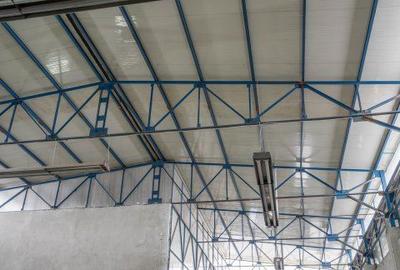 Spațiu comercial, de 740 mp, în Florești