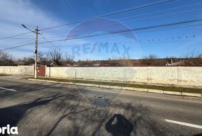 Teren de 3700 mp, în Central - 4