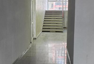 Apartament cu 3 camere semidecomandat în UTA - 7