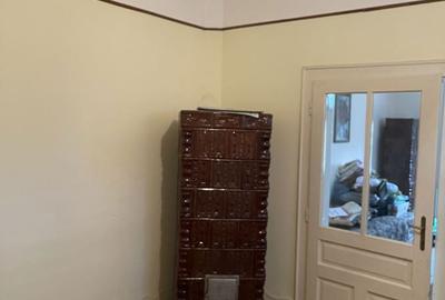 Casă cu 4 camere în Central - 2