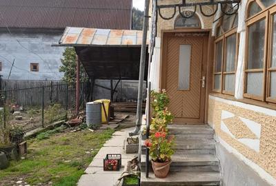 Casă cu 4 camere în Rucăr - 3