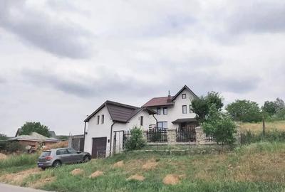 Casă cu 4 camere cu Teren 500 Mp în Bogonos - 10