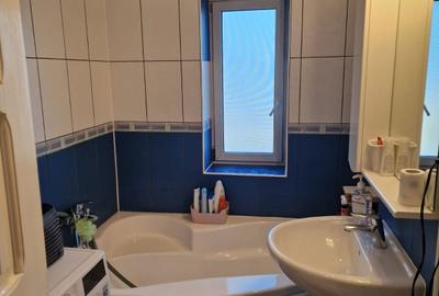 Apartament cu 3 camere decomandat în Coman - 4