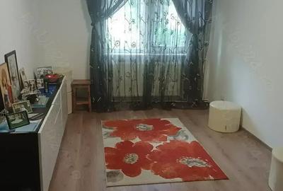DE VANZARE apartament cu 2 camere pe Strada Stadionului