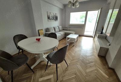 Apartament cu 3 camere decomandat, mobilat în Dacia