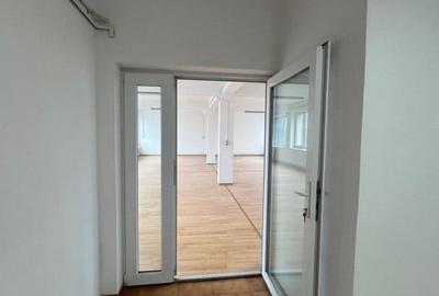 Zona pietii Tractorul, 900 mp, spatii comerciale dispuse pe doua etaje - 6