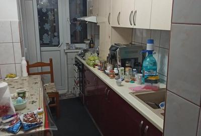 Apartament cu 3 camere decomandat în Micro 13 - 6