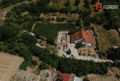 Casă individuală cu 8 camere cu Teren 4424 Mp în Jebel - 1