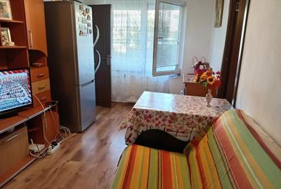 Vand Apartament cu 2 camere Schimb - 1