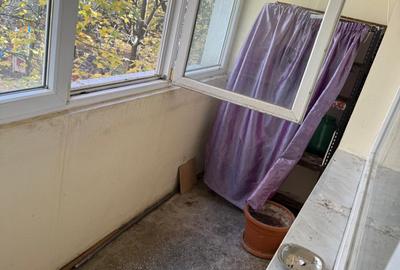 Apartament cu 3 camere semidecomandat în Berceni - 3