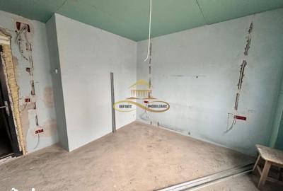 Apartament cu 2 camere decomandat în Sascut - 9