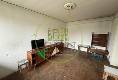 Apartament cu 3 camere decomandat în Rovine