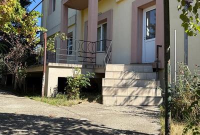 Casă cu 13 camere cu Canalizare în Cățelu - 2