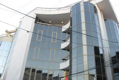 Spațiu comercial, în Titulescu - 9