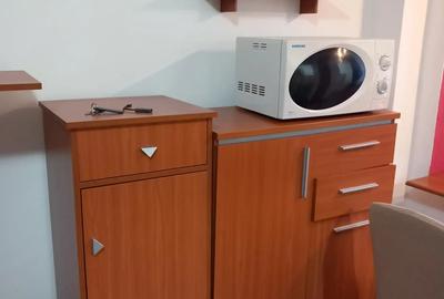 Inchiriez garsoniera - 2