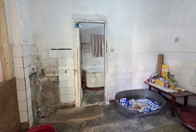 Casă cu 7 camere cu Canalizare în Central - 10