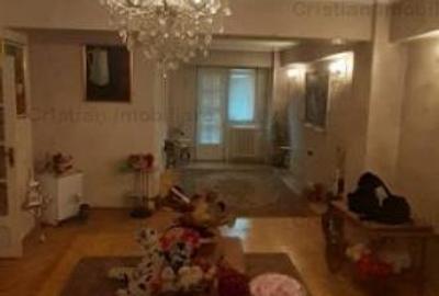 Casă cu 7 camere cu Canalizare în Central - 20