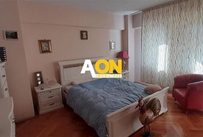 Apartament 3 camere cu scara interioara zona ultracentrala - 9