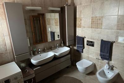 Apartament cu 3 camere decomandat în Buzaului - 3