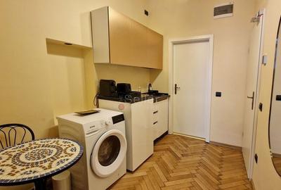 Garsonieră decomandată, mobilată în Central - 9