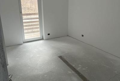 Casă cu 8 camere cu Teren 2100 Mp în Central - 17