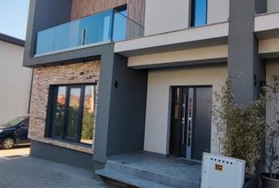 Duplex modern, mobilat si ultilat, 5 camere, oras Ovidiu