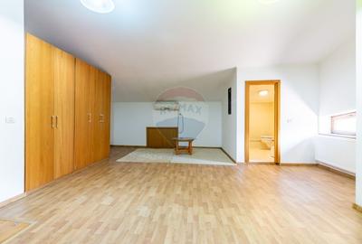 Casă cu 6 camere cu Teren 490 Mp în Eroii Revoluției - 15