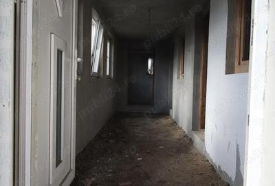 Casă cu 5 camere cu Teren 4316 Mp în Câlnic - 9