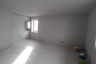 Vand apartament cu 3 camere, zona Razoare - 4