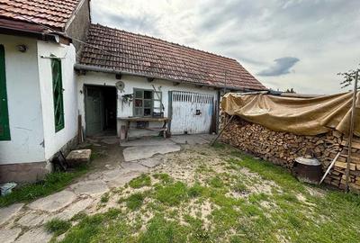 Casă cu 4 camere cu Teren 900 Mp în Chichiș - 1