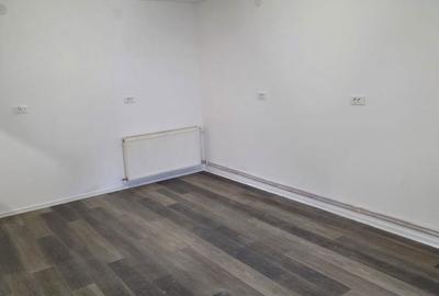 Spațiu comercial, de 40 mp, în Centrul Civic - 3