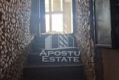 Casa familiala cu spatiu comercial si garaj P+1E+M 720 Mp - 30