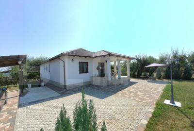 Casă cu 4 camere cu Canalizare în Cetate - 1