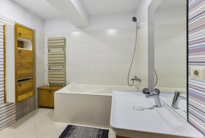 Casă individuală cu 11 camere cu Canalizare în Faleza Nord - 9