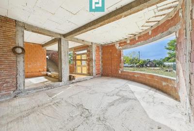 Casa la rosu S+P+1 in Bodrogu Nou - 1