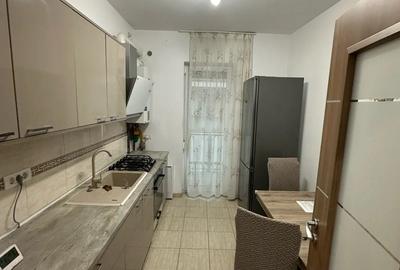 Apartament decomandat cu 2 camere de inchiriat, loc parcare privata - 1