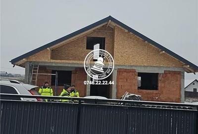 Casă cu 3 camere cu Canalizare în Ciurbești - 1
