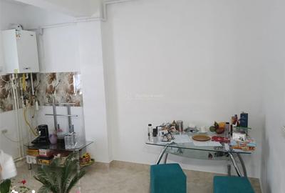 Apartament cu 2 camere decomandat în Km 5 - 3