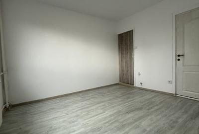 Garsoniera renovata, etaj 1, 17 mp - Soarelui - 3