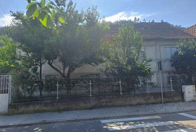 Casa de vanzare