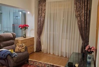 Vanzare apartament 2 camere | Iulia Hasdeu | et 3 | renovat | 55 mp utili | Bloc - 4