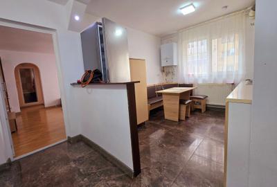 Micro 4 Targoviste, inchiriere apartament 3 camere, etaj 3/4 - 7