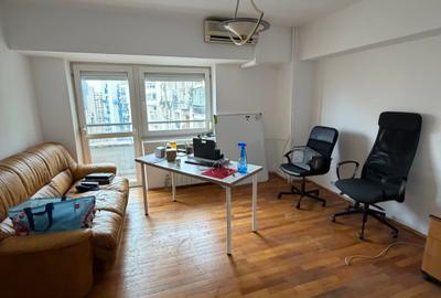 Bd. Unirii colt cu Traian - apartament 4 camere foarte spatios - 3