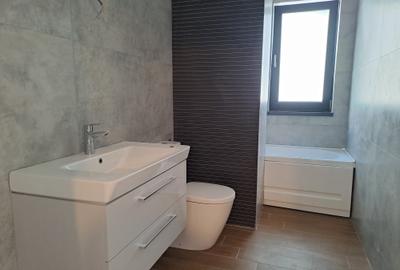 Casă cu 5 camere cu Canalizare în Sud - 12