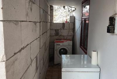 Casă cu 2 camere cu Teren 1800 Mp în Tronari - 2